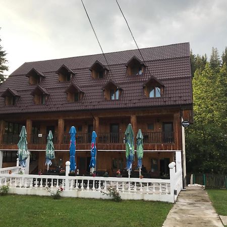 Casa Postolache Hostel Soveja Buitenkant foto
